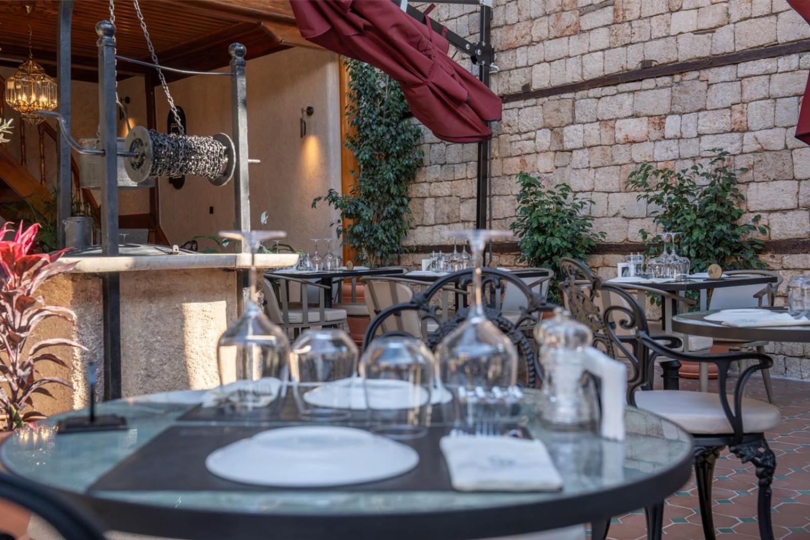 Belmondo Suites Old Town Antalia Esterno foto