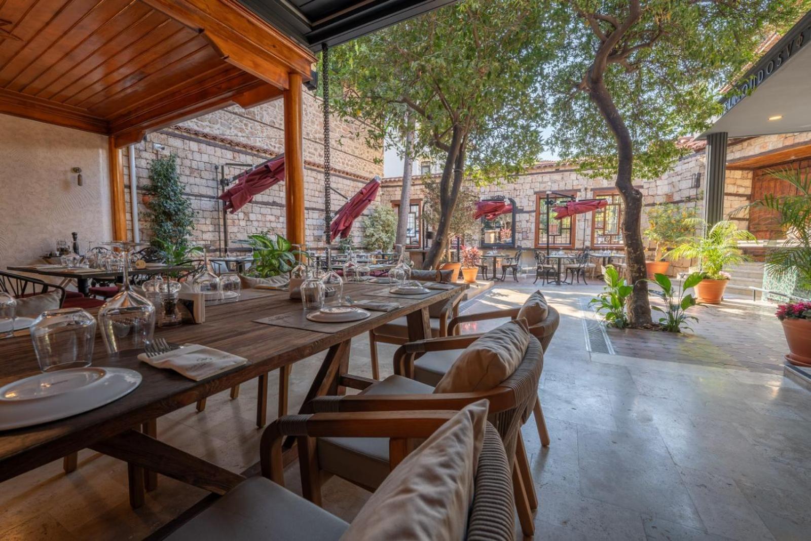 Belmondo Suites Old Town Antalia Esterno foto