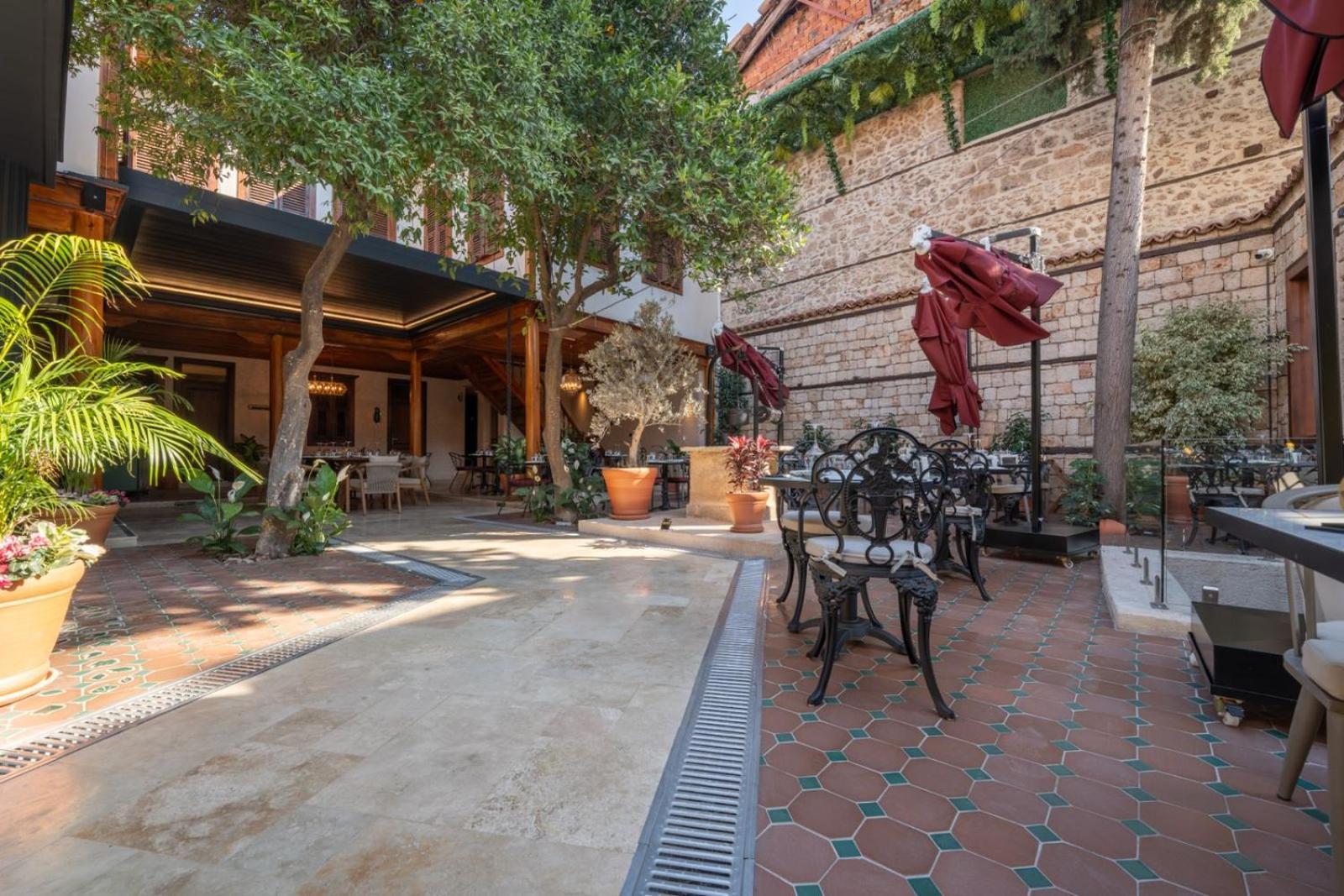 Belmondo Suites Old Town Antalia Esterno foto