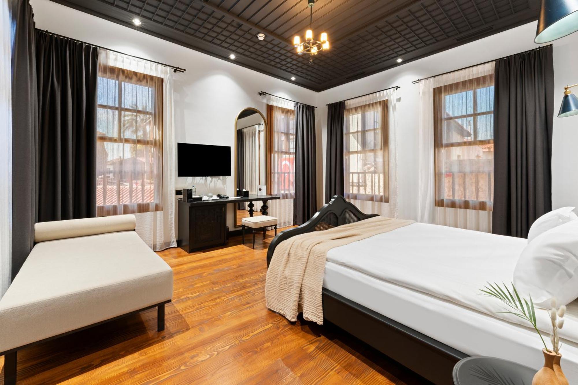 Belmondo Suites Old Town Antalia Esterno foto