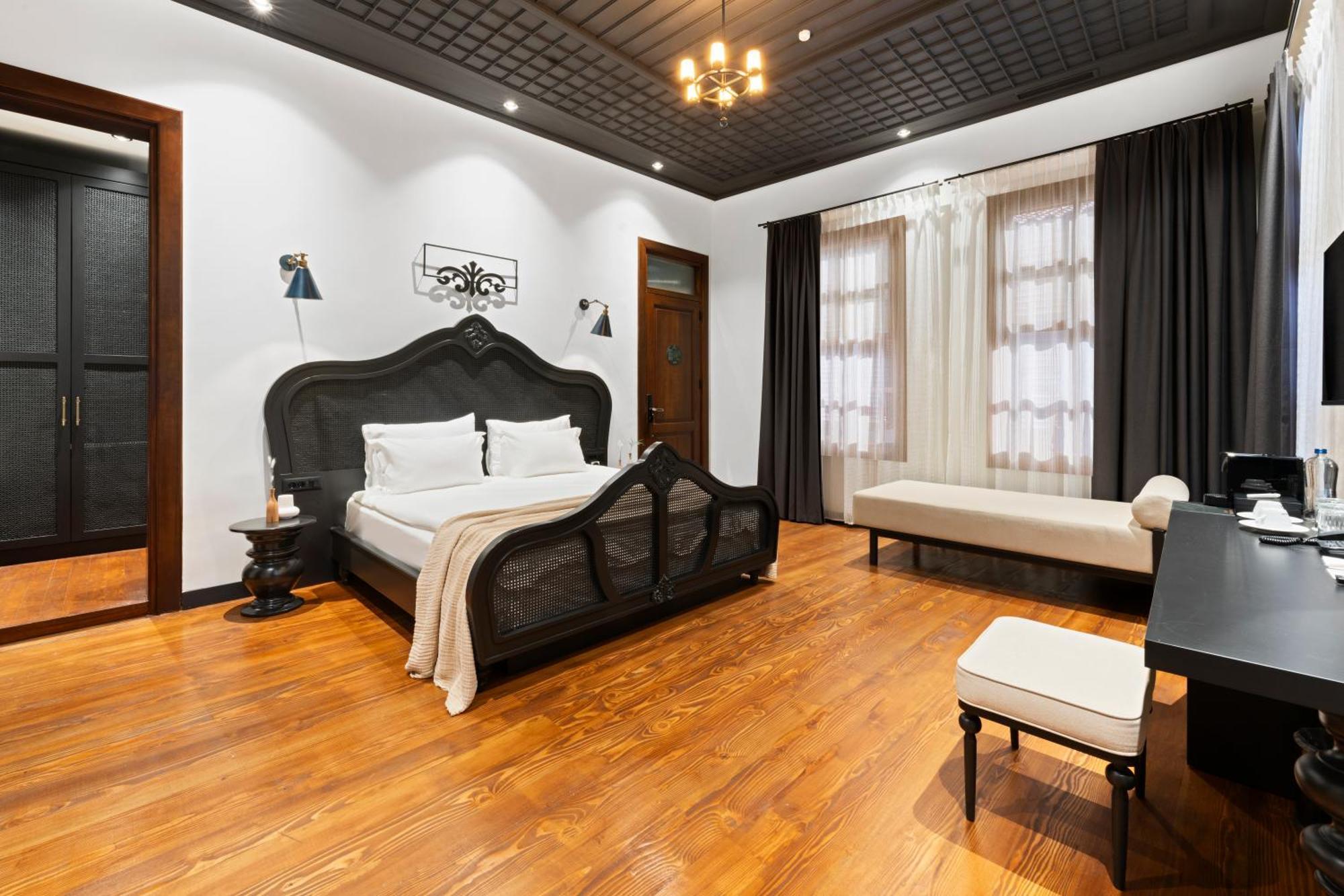 Belmondo Suites Old Town Antalia Esterno foto
