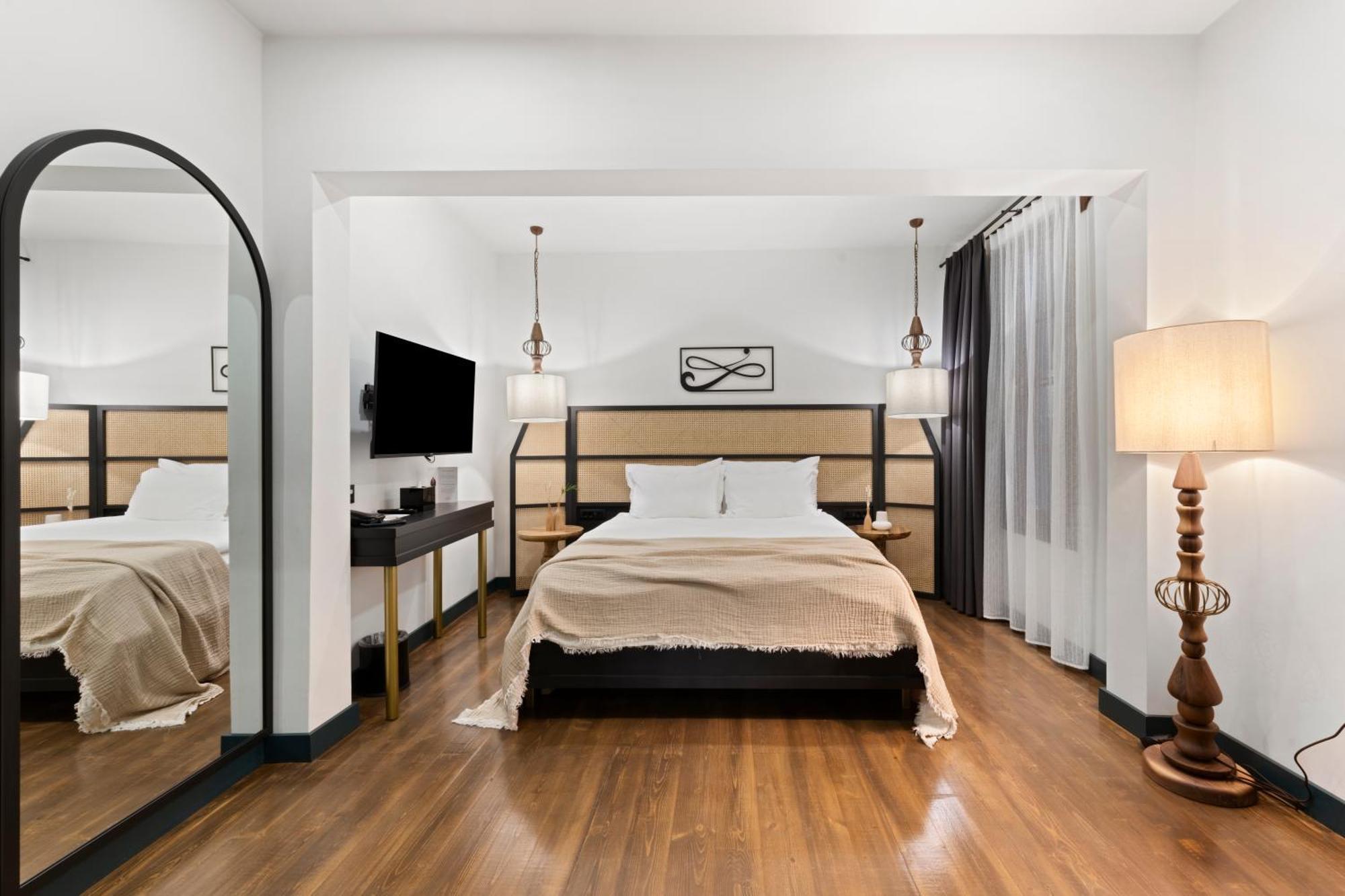 Belmondo Suites Old Town Antalia Esterno foto