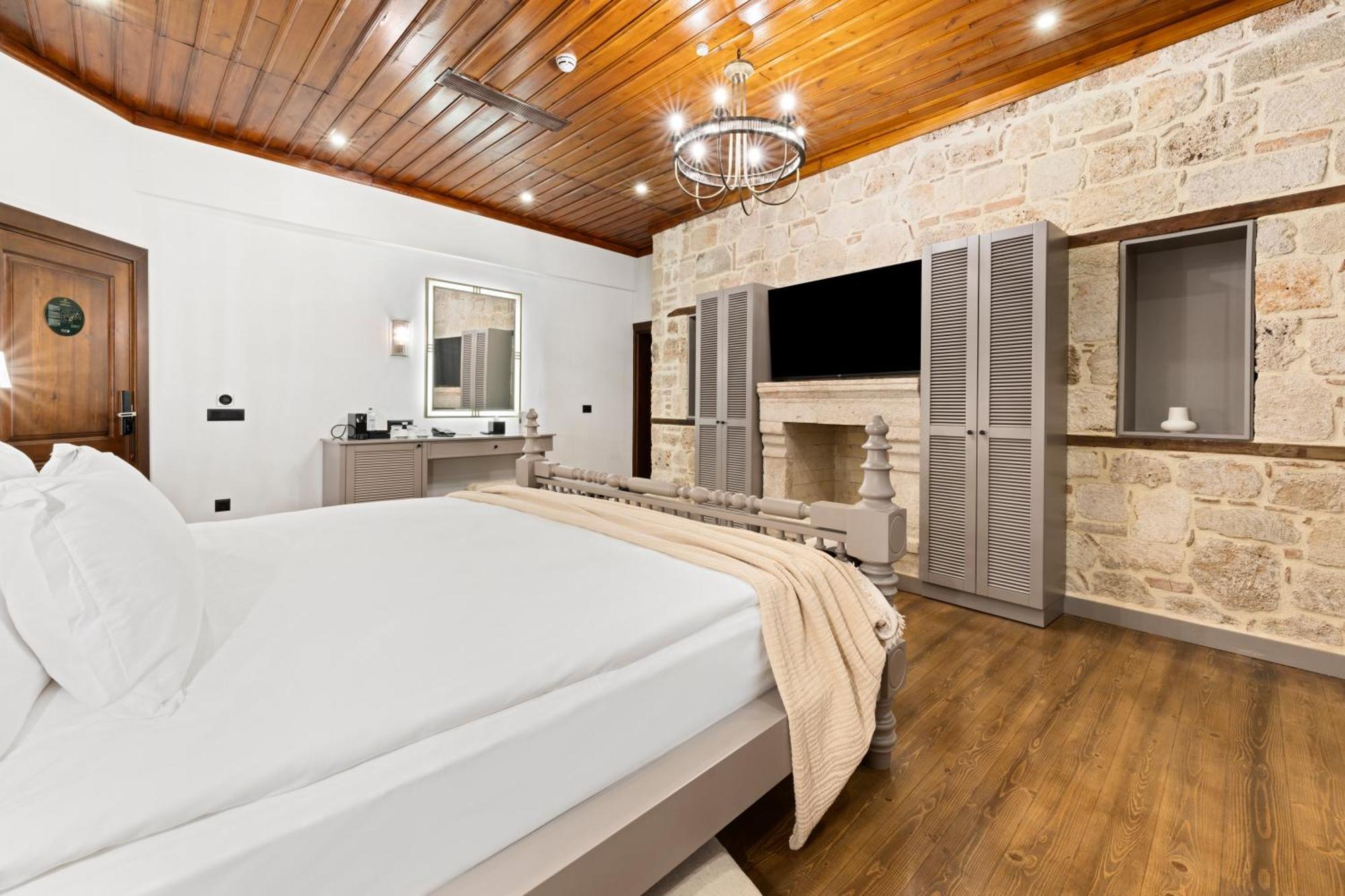 Belmondo Suites Old Town Antalia Esterno foto