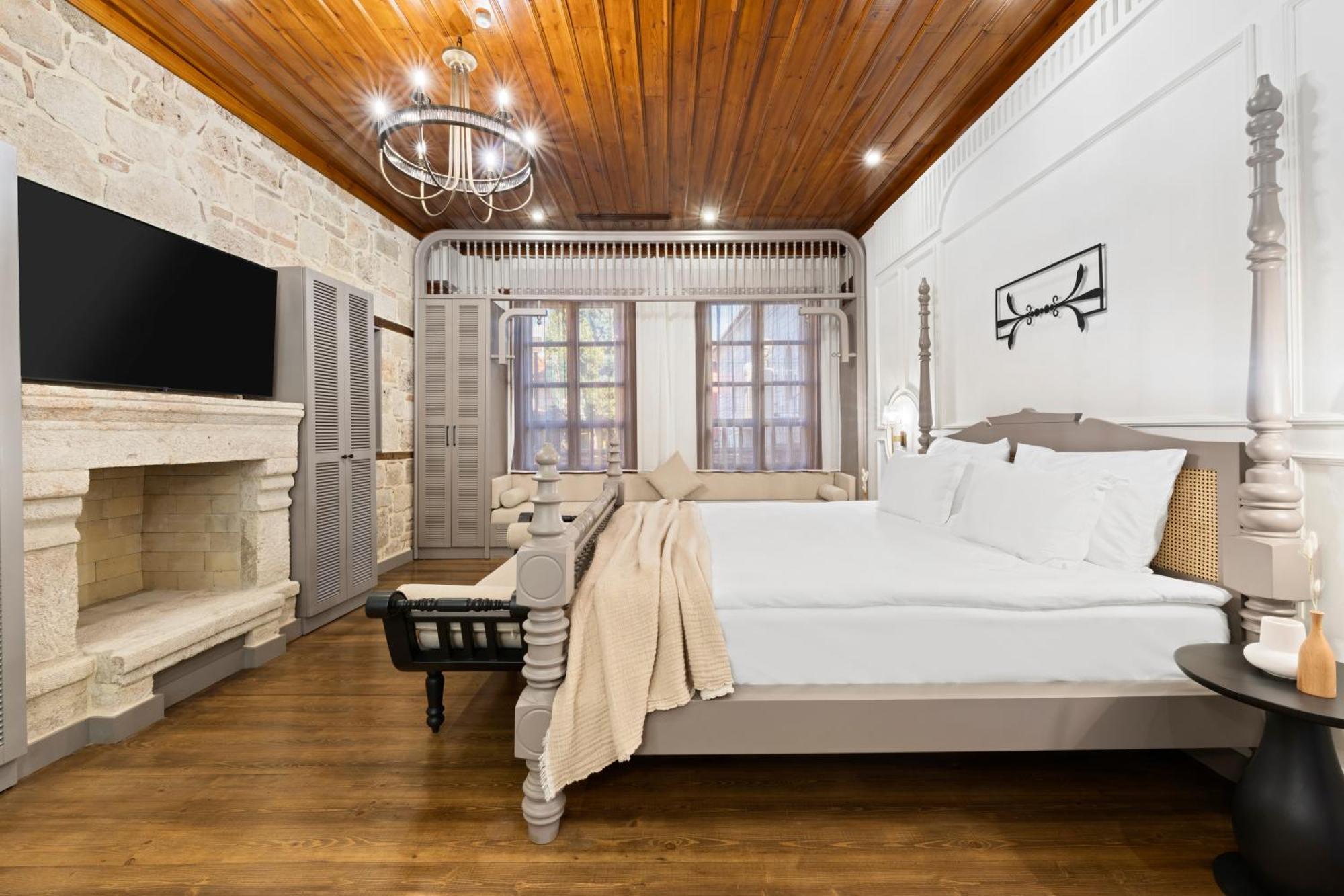 Belmondo Suites Old Town Antalia Esterno foto