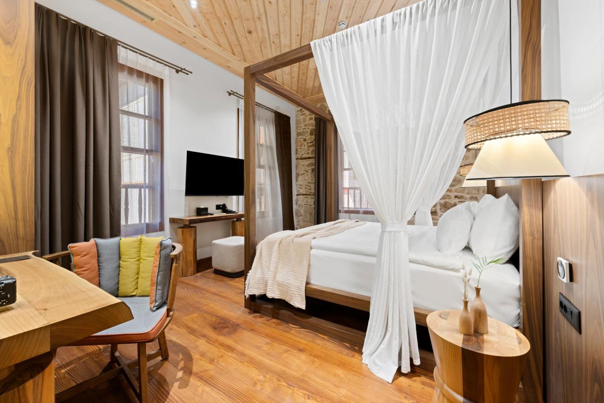 Belmondo Suites Old Town Antalia Esterno foto